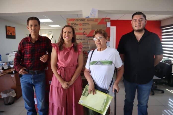Relevancia: relevante para imágenes relacionadas con eventos o reuniones en Chihuahua, enfoque en comunidad y negocios en la región.