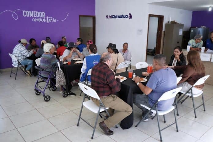 IMG-20251010-WA0034 Comedor comunitario en Chihuahua, ofreciendo alimentación solidaria y apoyo social en un espacio inclusivo y saludable, promoviendo comunidad y bienestar para sus beneficiarios.