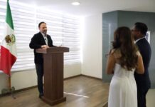 Recorre Santiago De la Peña oficinas del Registro Civil en el Centro de Chihuahua