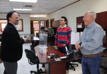 Recorre Santiago De la Peña oficinas de Gobernación para revisar atención a ciudadanos