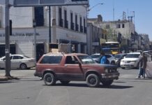 Cierran nuevamente calle Aldama en Chihuahua; exigen apoyos médicos