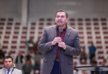 Refrenda alcalde colaboración con iglesias durante convención apostólica en Juárez