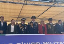 Arranca desfile cívico militar en plaza del angel