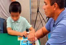 Enseña la UACJ a infantes carentes de la vista, aprender a leer la Lotería