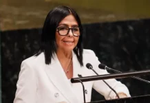 Delcy Rodríguez dice ante la ONU que habrá una transición hacia “una democracia plena”