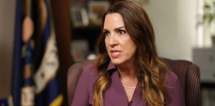 sara carter