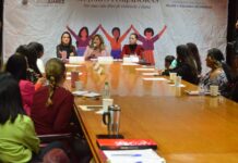 Reconocen a mujeres por su trayectoria y compromiso con la comunidad