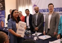 Otorga Coesvi 54 escrituras de vivienda en Chihuahua