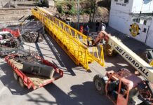 Colocan puente peatonal en la Belisario Chávez