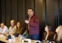 Fortalece coordinador estatal de Morena el diálogo con líderes menonitas