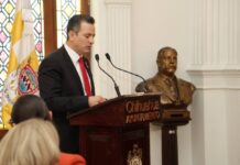Solicita Bonilla licencia definitva